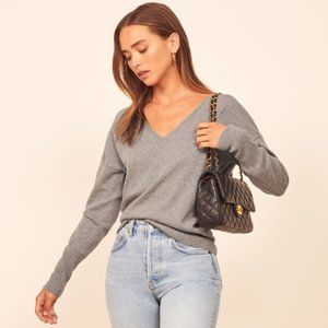 NWOT Reformation Sadie V Neck Sweater Jumper